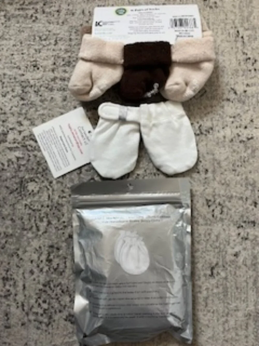 🧡3/15 NWT Little Me Socks 0-6M + Rative Mittens 0-6M + Hapiu Mittens Bundle x 3 - Picture 2 of 6